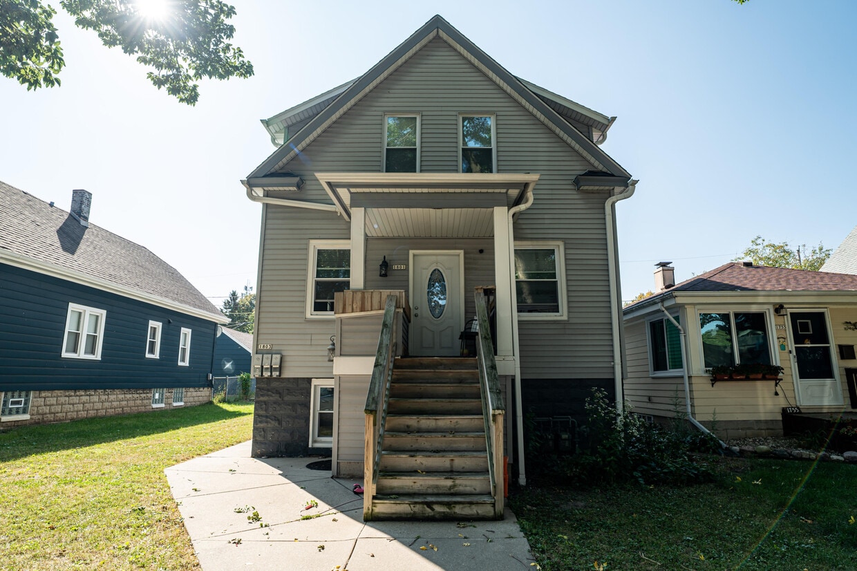 Foto principal - 1801 S 64th St