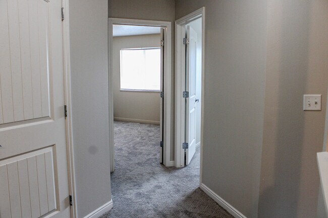 Foto del edificio - 462 W 1490 N