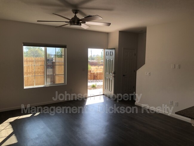 Building Photo - 432 Autumn Breeze Cir