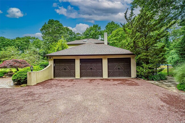 Building Photo - 7 Soundcrest Ln