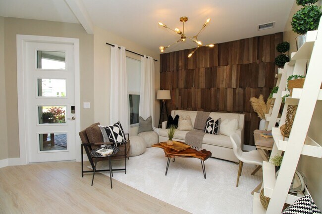 Foto del edificio - ***LUXURY VILLA IN SEVEN SHORES ***BRAND NEW***PROFESSIONALLY DECORATED***SHORT-TERM or ANNUAL***