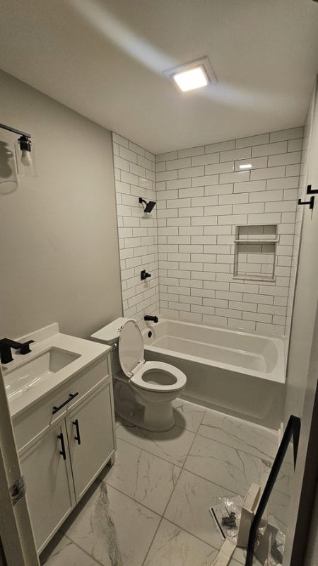 Building Photo - 118 Camelot Ct