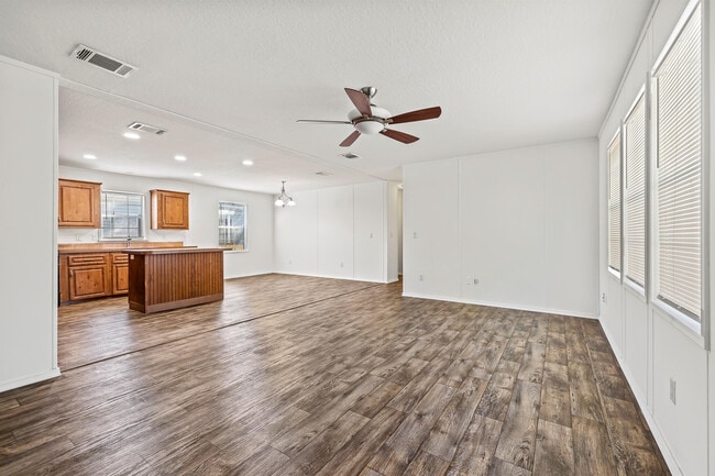 Building Photo - 10503 Marina Way