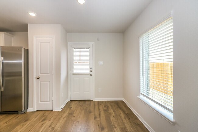 Building Photo - 7510 Tipton Meadow Way
