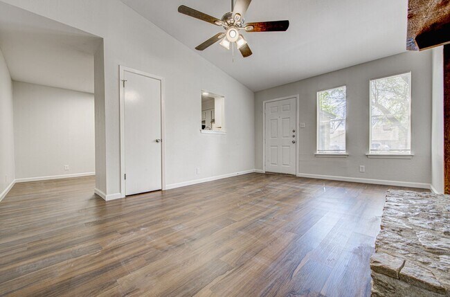 Foto del edificio - 1306 Bonnie Brae St