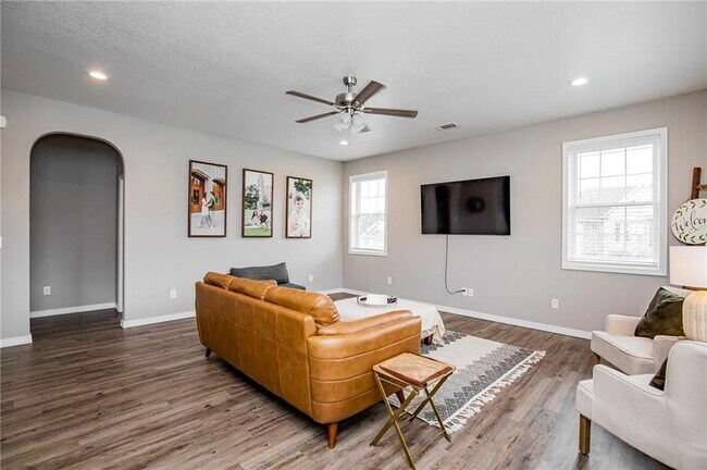Building Photo - 533 Oxen Ln