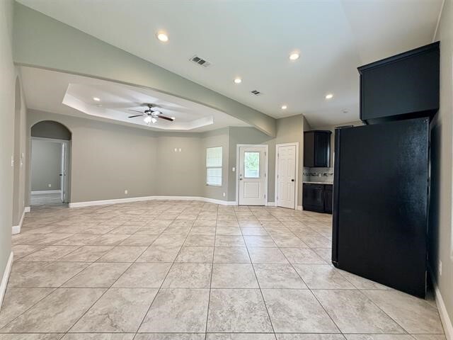 Building Photo - 2865 Amber Ave