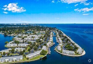 Building Photo - 5245 Coquina Key Dr SE