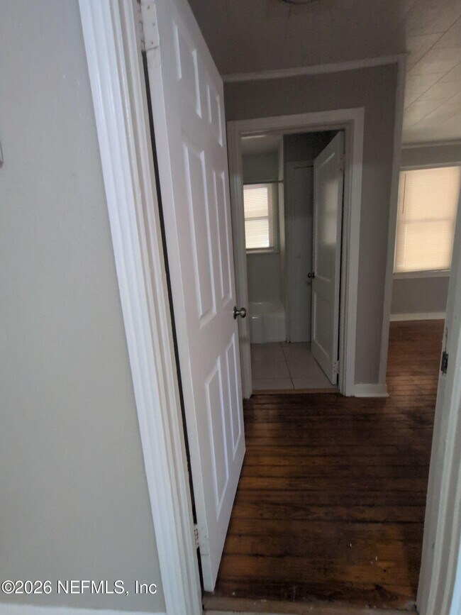 Building Photo - 1037 Detroit St