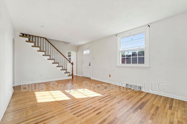 Building Photo - 248 E Turnbull Ave