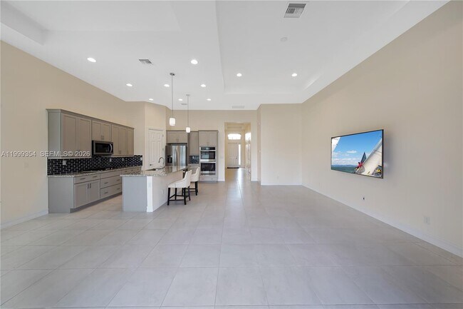 Foto del edificio - 11815 Leon Cir N