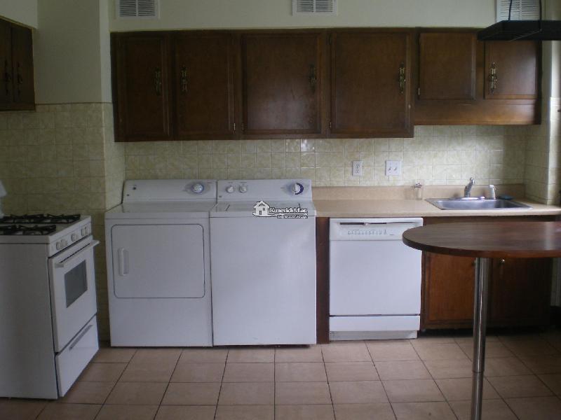 Primary Photo - 61 Putnam St