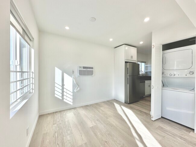 Foto del edificio - 2431 1/2 W Ave 33 -1/2