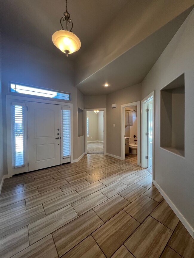 Foto del edificio - Gorgeous 4 Bedroom In Wolfforth!