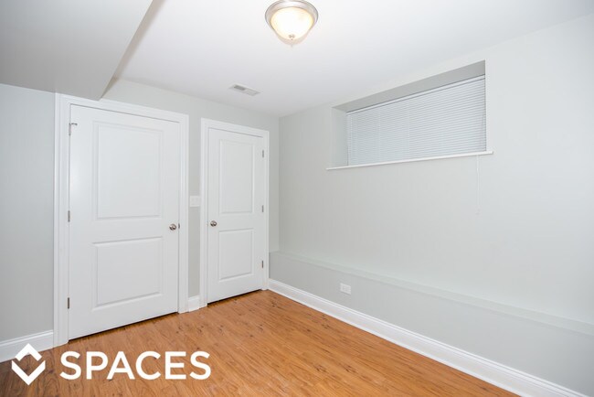 Foto del edificio - 2144 W Potomac Ave