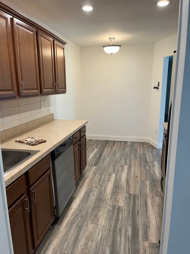 53 Amberly Dr Unit K, Manalapan, NJ 07726 Condo for Rent in Manalapan