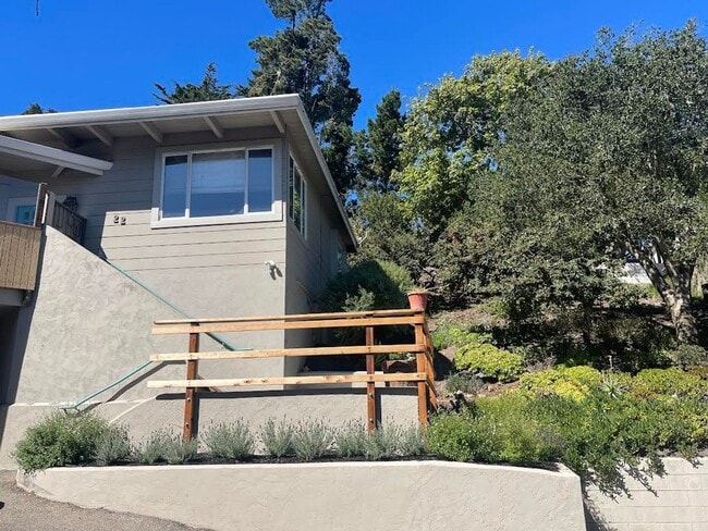 Building Photo - Mid Century Modern home in Monterey
