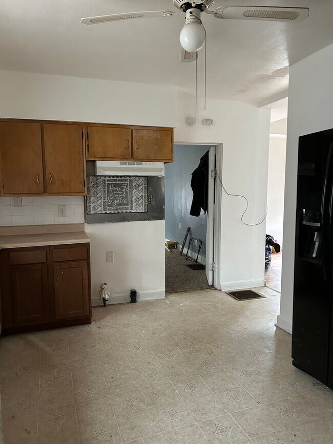 Foto del edificio - Cute 2 bedroom home - enclosed large back ...