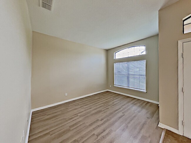 Building Photo - 1714 Garden View St