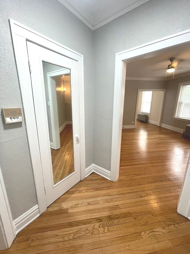 Building Photo - 4416 N Lavergne Ave