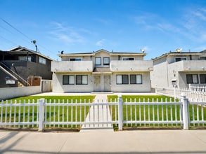 Building Photo - 20703 Roseton Ave