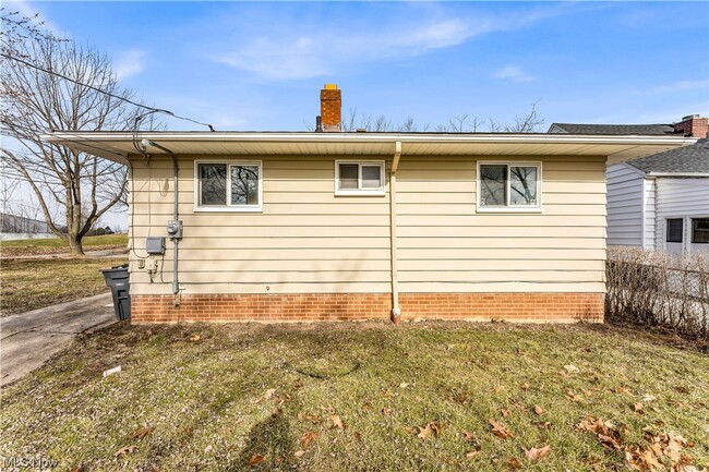 Building Photo - 15910 Bryce Ave