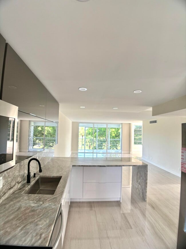 Building Photo - 3960 Oaks Clubhouse Dr