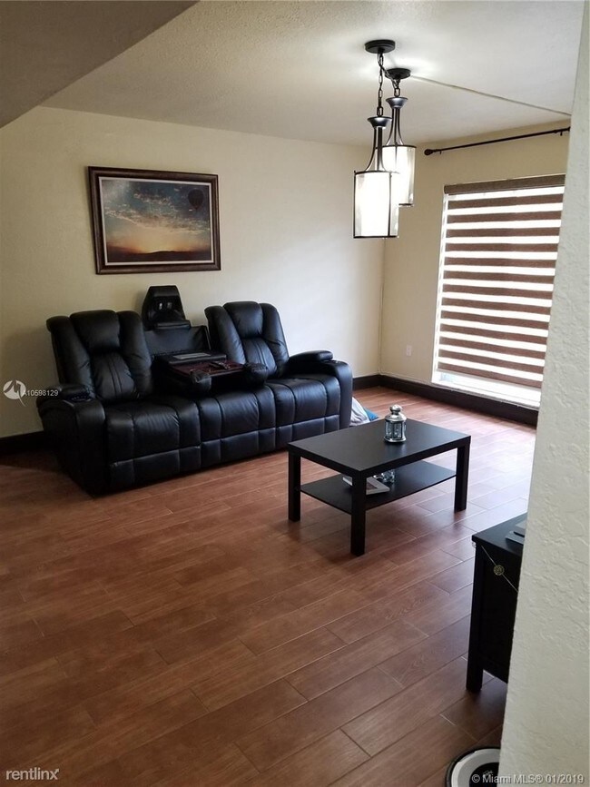 Building Photo - 3 br, 2 bath  - 7200 Fairway Dr