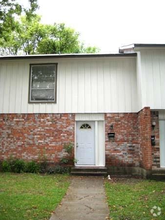 Building Photo - 608 N McKinney St