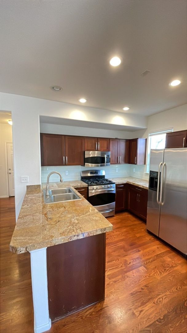 Foto del edificio - Charming 2 Bedroom, 2.5 bath Townhome in Fabulous Erie, Co!