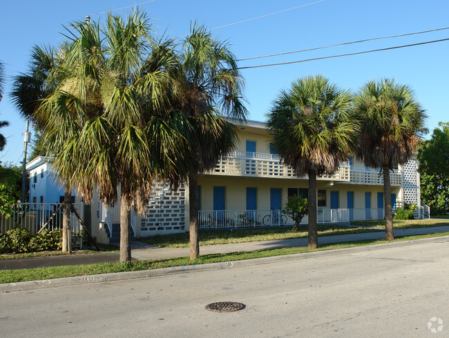 Building Photo - North Shore Apartments