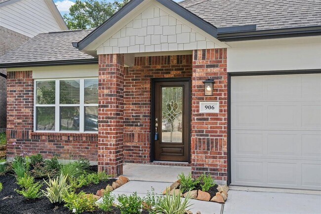 Building Photo - 906 Golden Willow Ln
