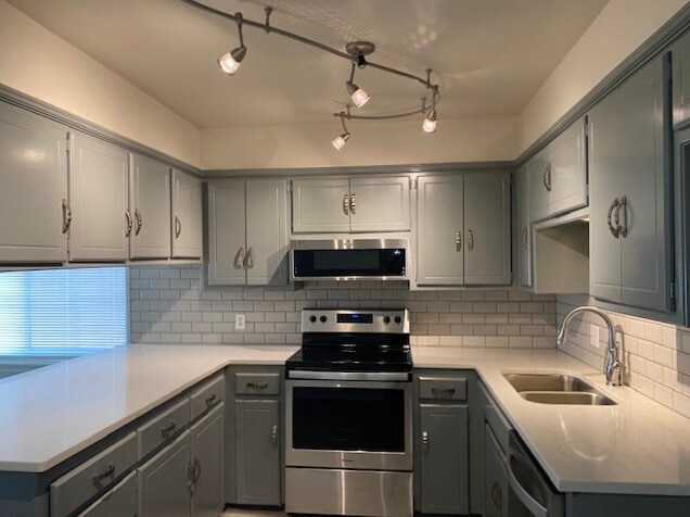 Building Photo - 11040 Spring Holw