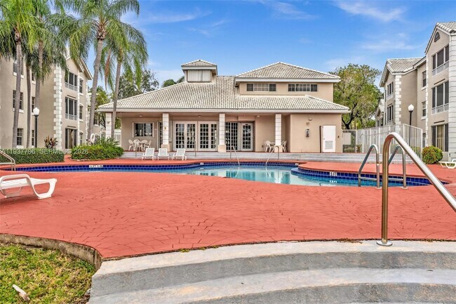 Foto del edificio - 2831 N Oakland Forest Dr