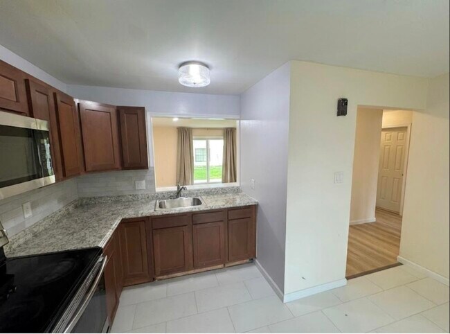 Building Photo - 3503 Woodlands Dr