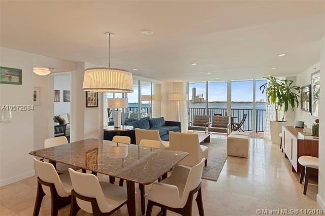 Building Photo - 801 N Venetian Dr
