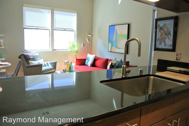 Building Photo - 1 br, 1 bath House - 2117 S St. #208