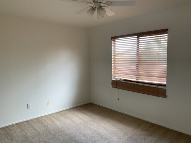 Foto del edificio - 2062 W Silver Meadow Pl