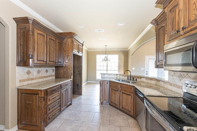 Building Photo - 16540 Avoyelles