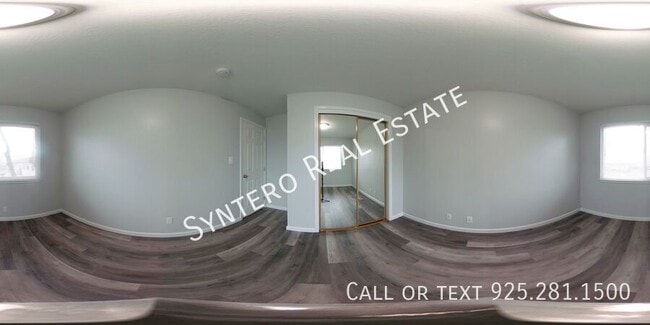 Building Photo - 1595 3rd Ave