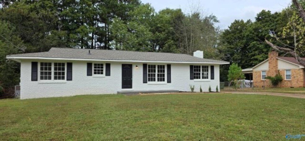 Foto principal - 2814 Claiborne Rd NW