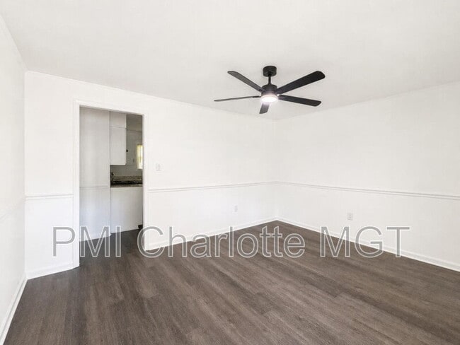 Foto del edificio - 318 Barrymore Dr