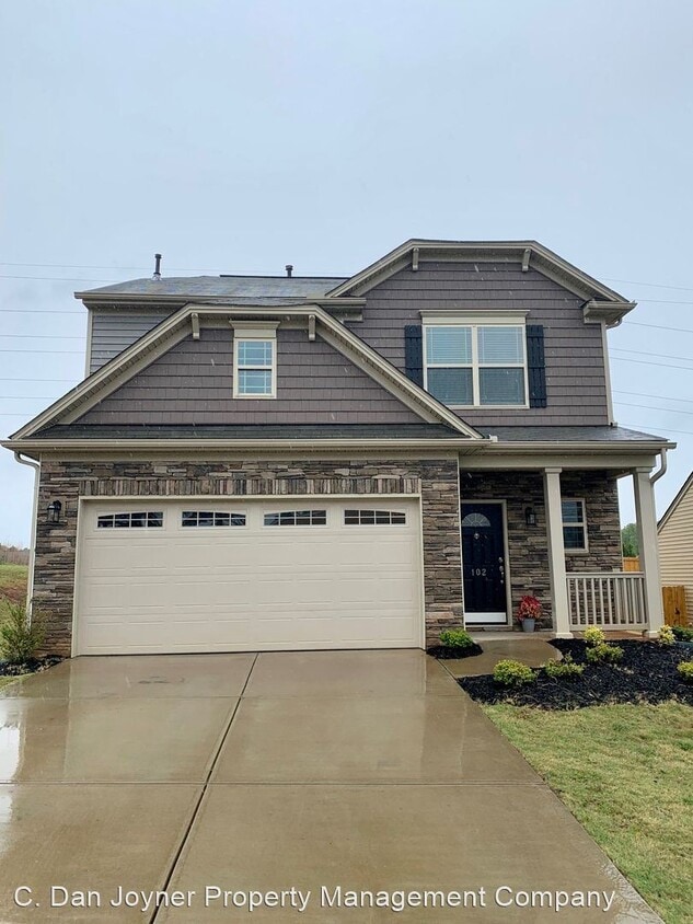 Primary Photo - 3 br, 2.5 bath House - 102 Talisker Way