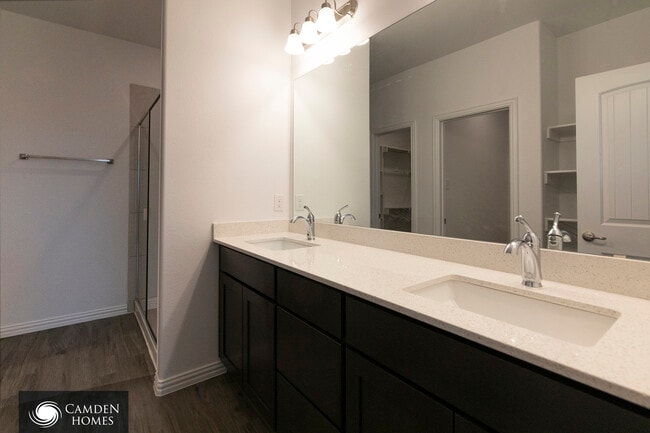 Building Photo - 6457 Rd 5503