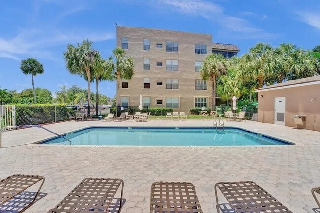 Foto del edificio - 9470 Tangerine Pl
