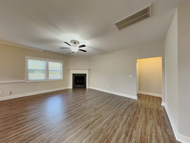 Building Photo - 131 Sugar Maple Ct