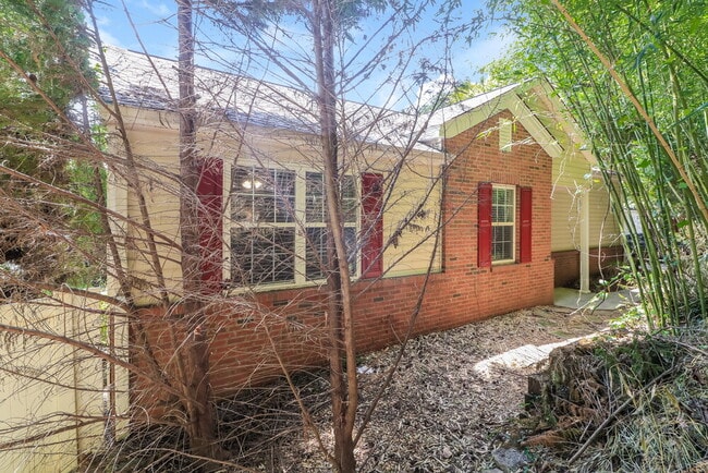 Building Photo - 186 Windcroft Ct NW