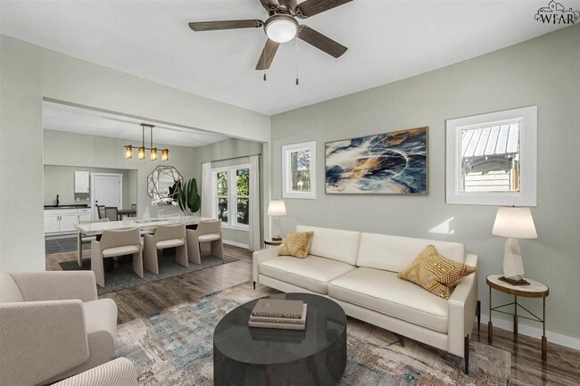 Building Photo - 2010 Joline St