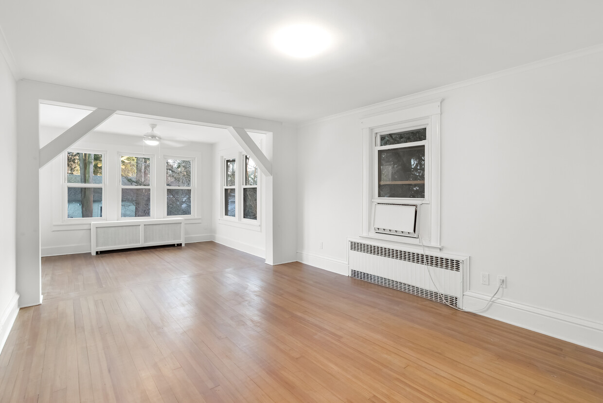 Primary Photo - 25 Lenox Ave