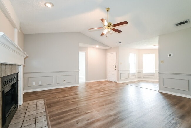 Building Photo - 1311 Mallard Dr